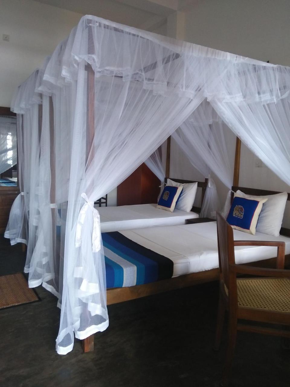 Hotel Asiri Yoga Retreat à Kadurupe Extérieur photo